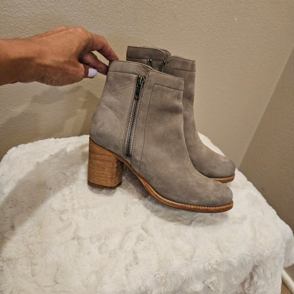 Frye Addie Double Zip Gray Suede Ankle Boots Size 6